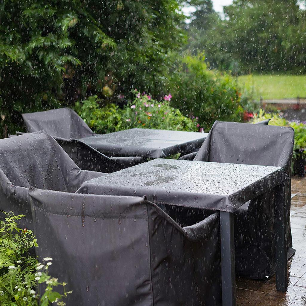 Под дождем и солнцем: как превратить садовую мебель в неприступную крепость для стихии